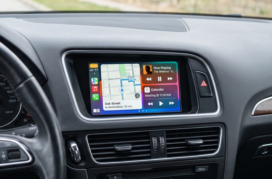 安装 DIYCarPlay 解码器后运行无线 Apple CarPlay 的 Audi MMI 2G