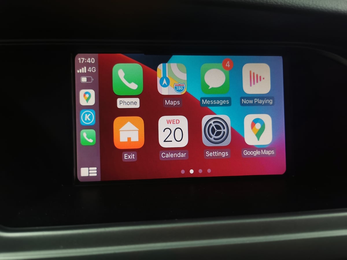 Audi A4 wireless CarPlay real installation photo — factory screen