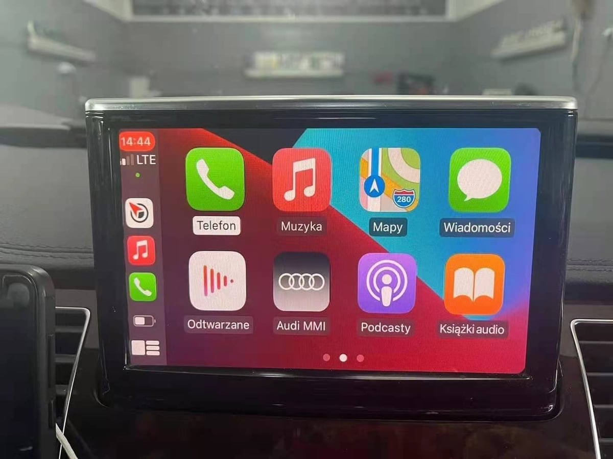 Audi A8 wireless CarPlay real installation photo — factory screen
