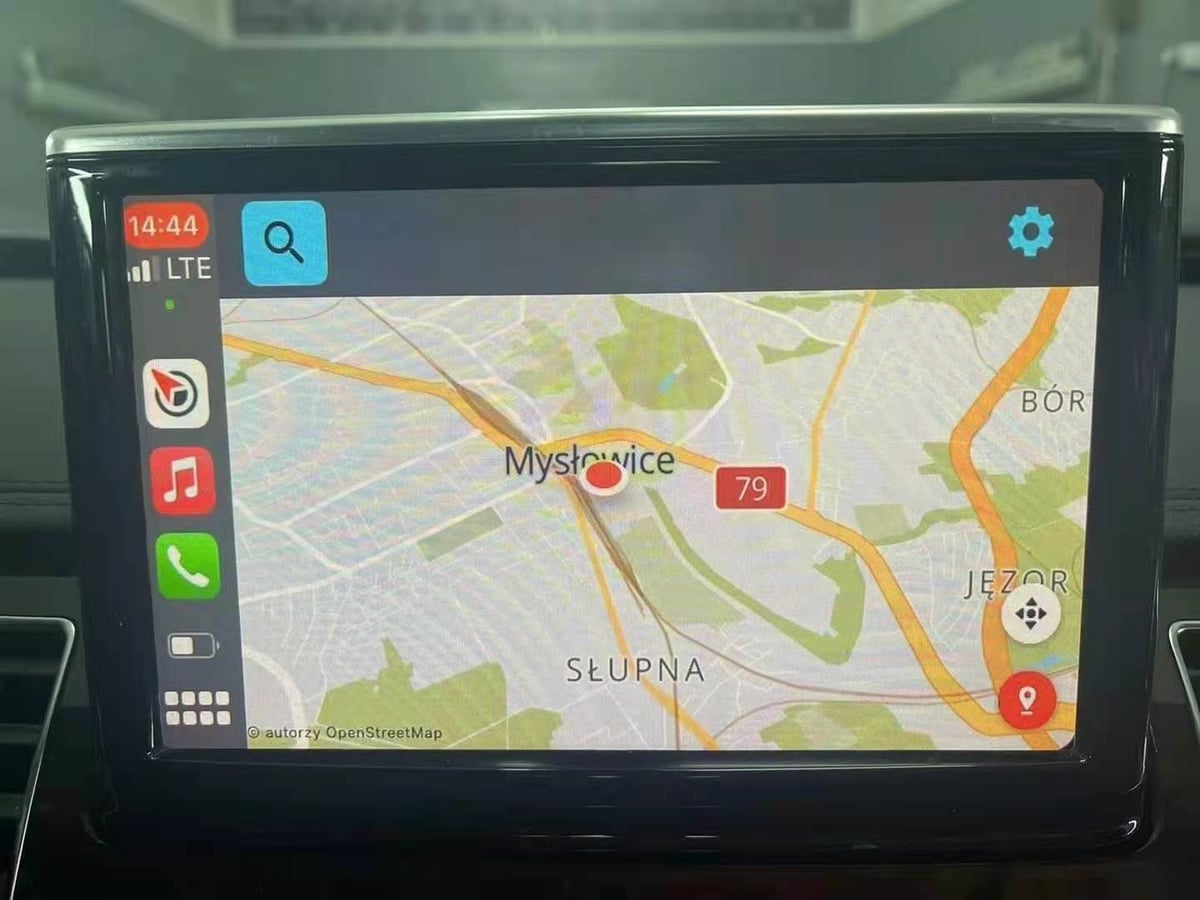 Audi A8 wireless CarPlay real installation photo — factory screen