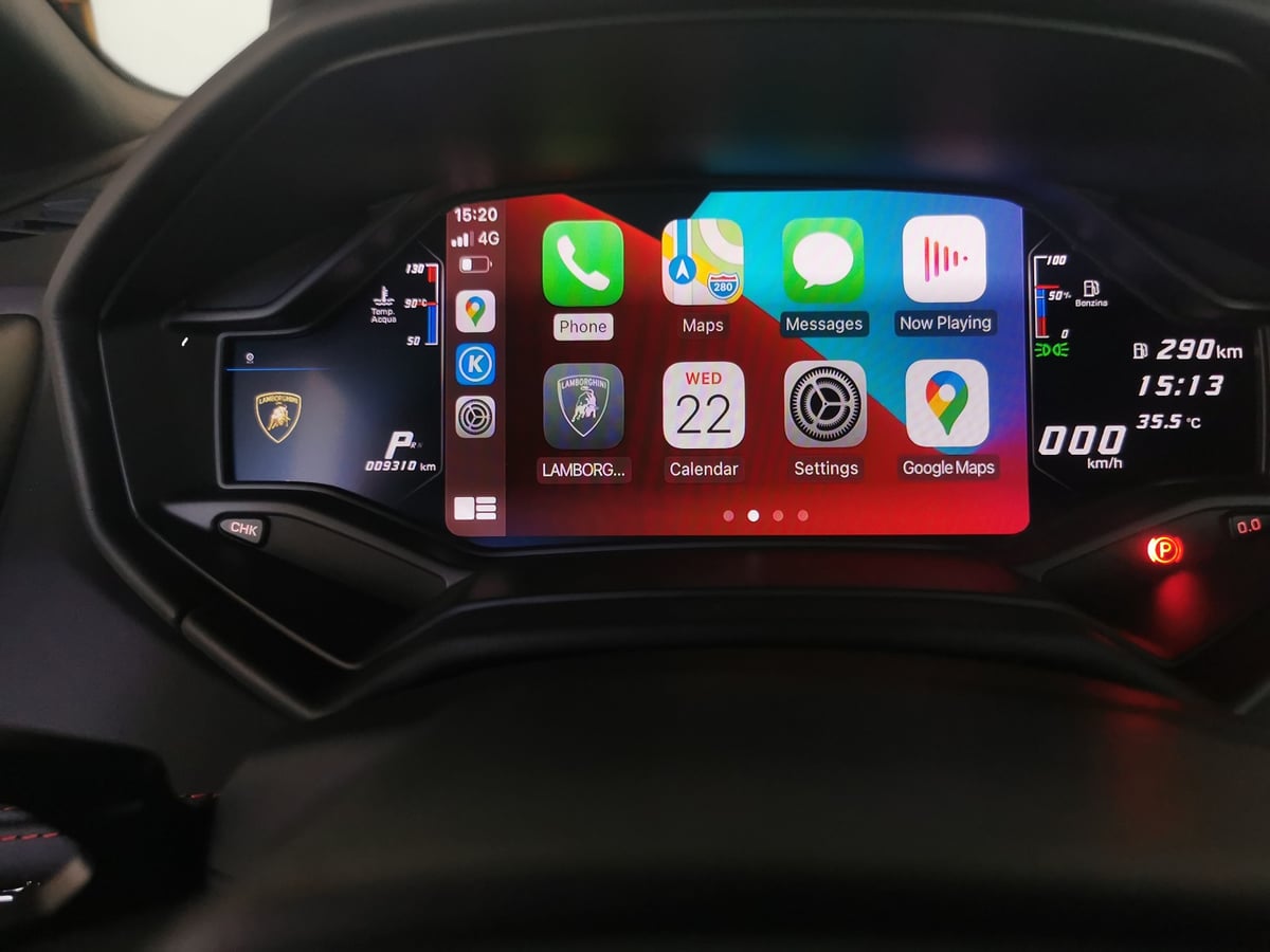 Lamborghini Huracán wireless CarPlay real installation photo — factory screen