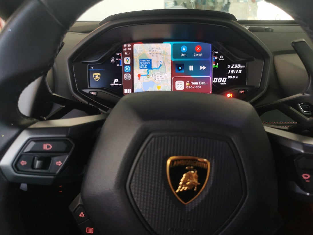 Lamborghini Huracán wireless CarPlay real installation photo — factory screen