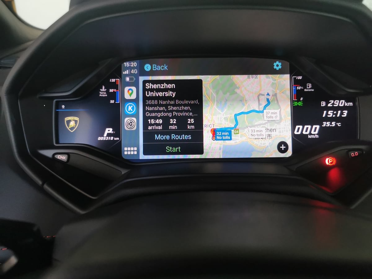 Lamborghini Huracán wireless CarPlay real installation photo — factory screen