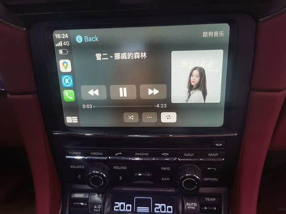 Porsche 911 Carrera wireless CarPlay real installation photo — factory screen