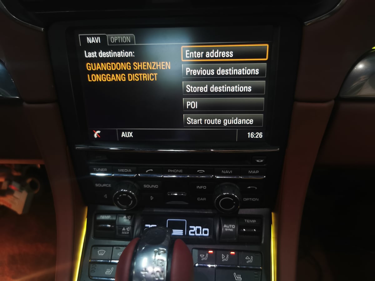 Porsche 911 Carrera wireless CarPlay real installation photo — factory screen