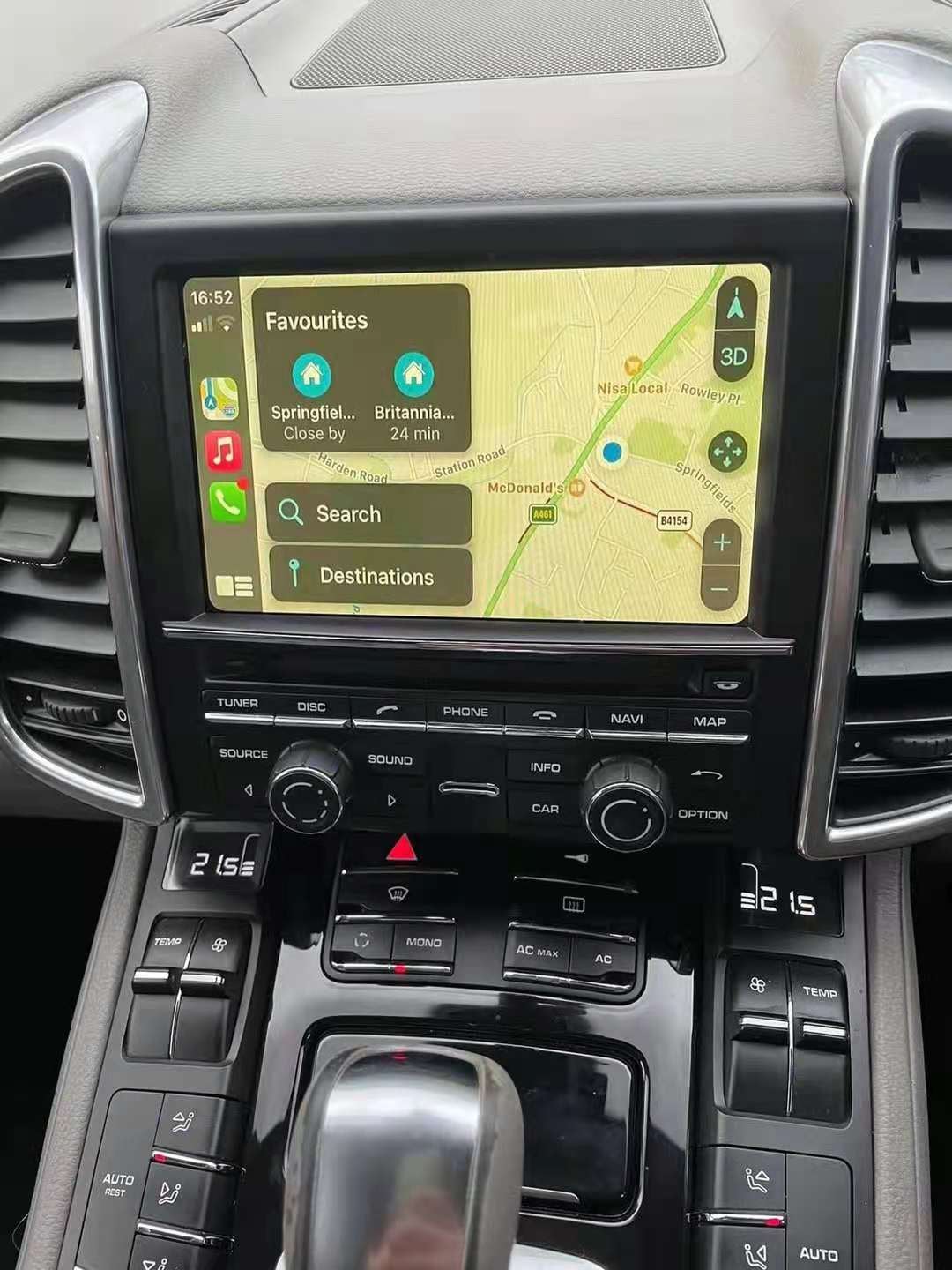 Porsche Cayenne wireless CarPlay real installation photo — factory screen