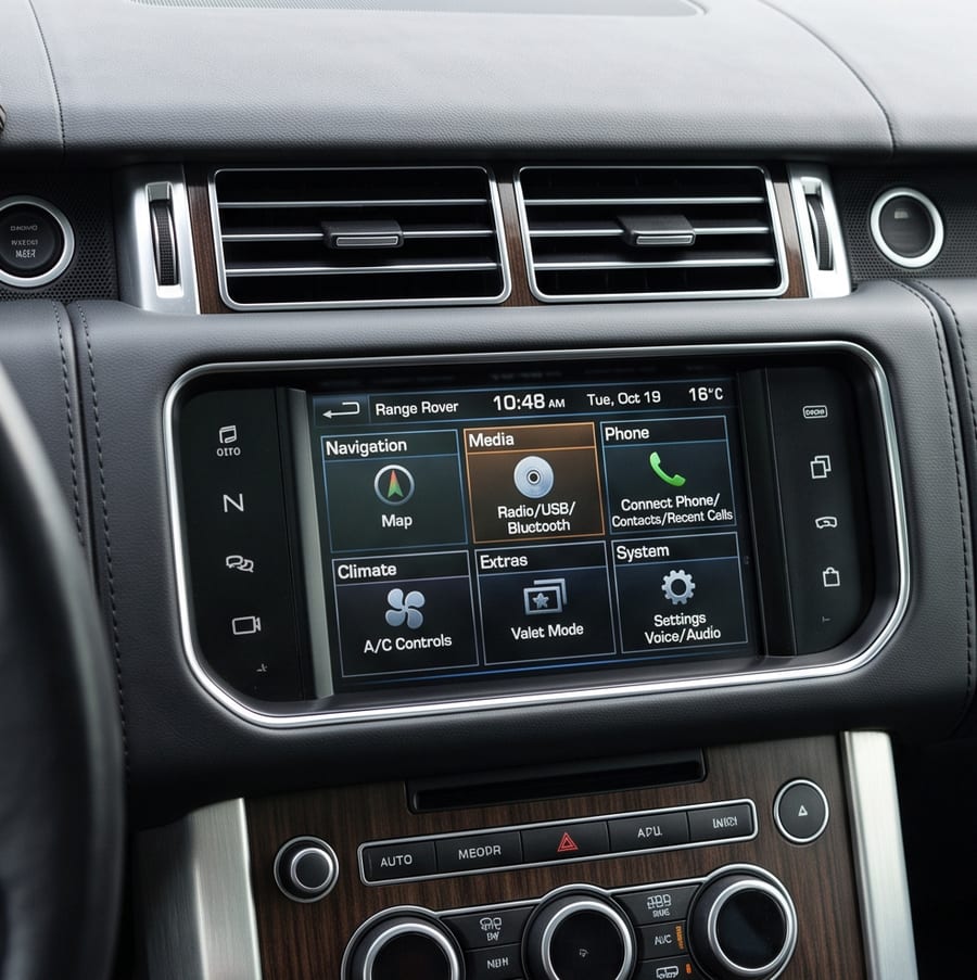 CarPlay 改装前的 Land Rover / Jaguar JLR InControl 搭配 Harman 8" 屏幕原厂菜单 — 原始界面完整保留