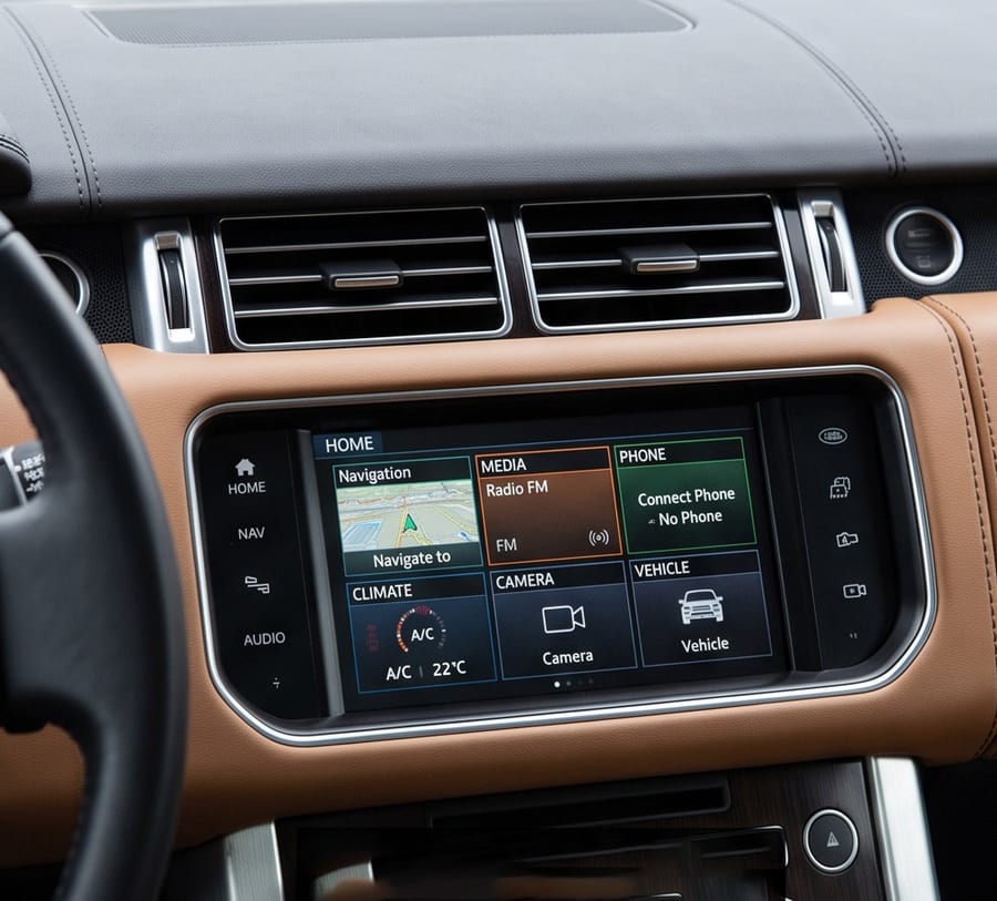 进行 CarPlay 改装前，配备 Harman 10.25" 屏幕的 Land Rover / Jaguar JLR InControl Touch Pro 的原厂菜单 — 原始界面完整保留
