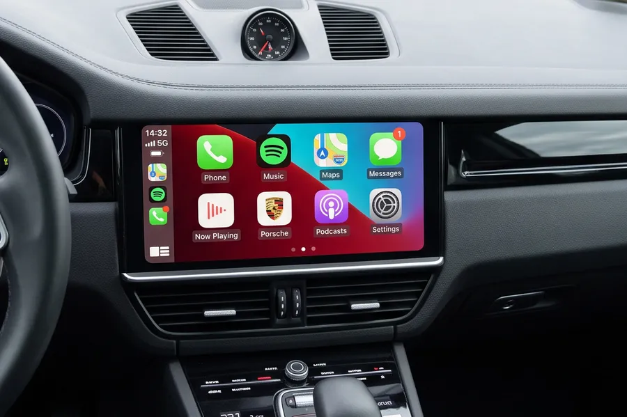 Porsche PCM 4.0 / PCM 5.0 无线 CarPlay 解码模块 —— 原厂屏幕改装实拍