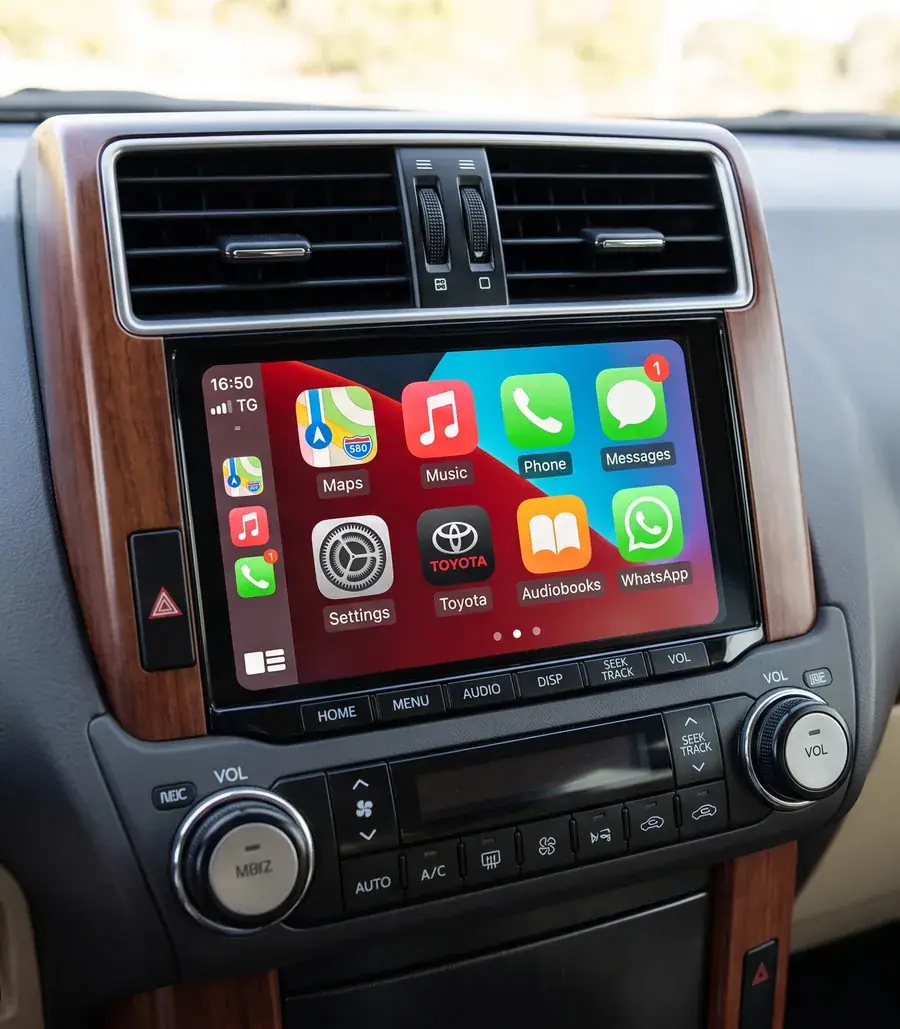 Toyota infotainment (MPV/SUV line) 无线 CarPlay 解码模块 —— 原厂屏幕改装实拍